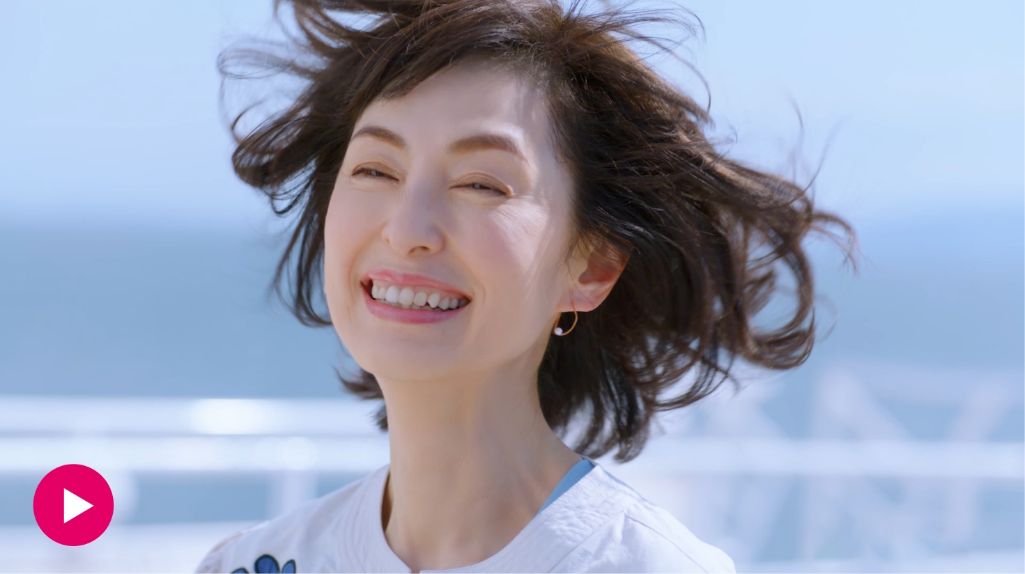 クリックで動画を再生